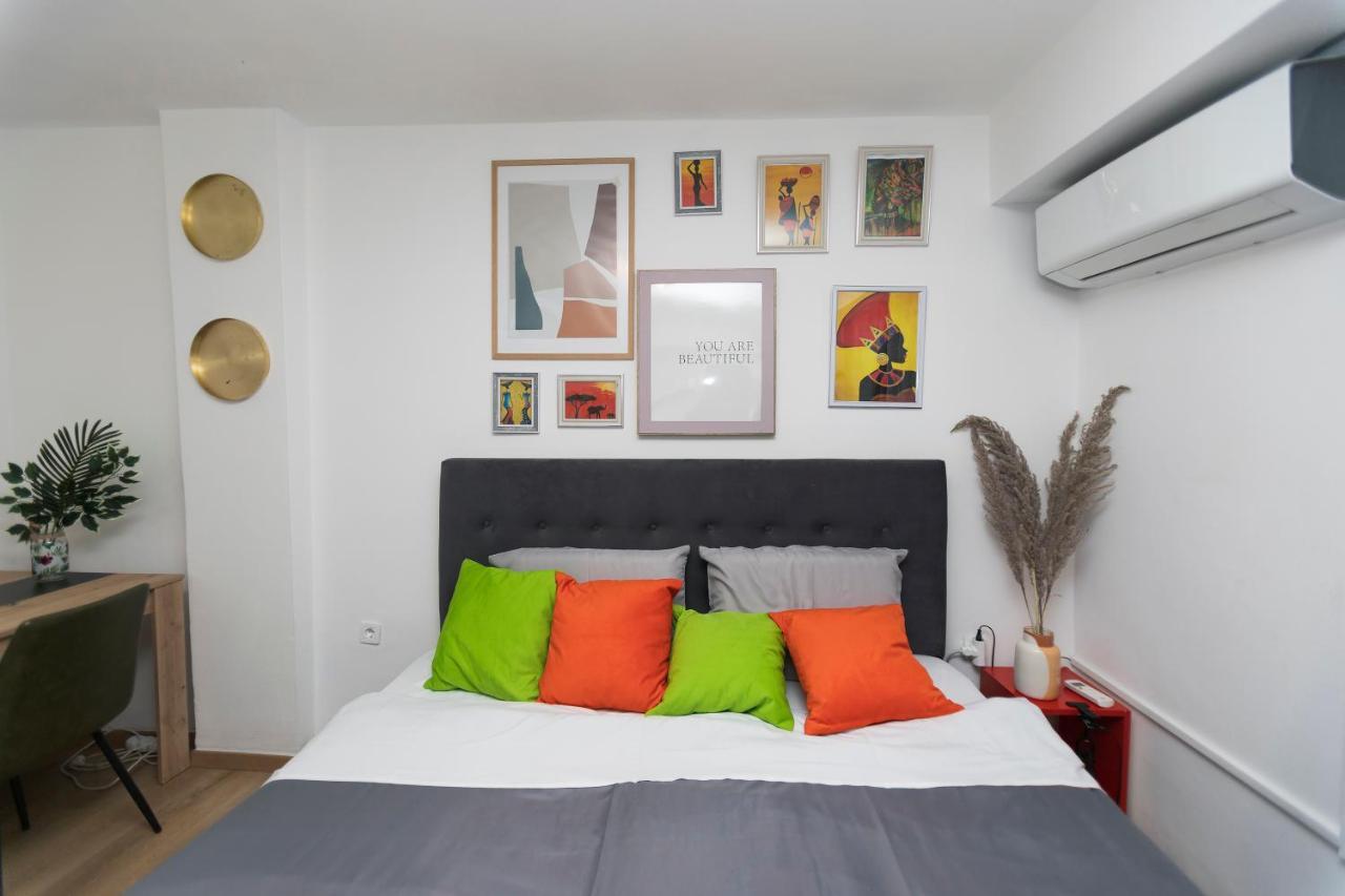 11 Steps' Lovely Studio In The Center Τίρανα Εξωτερικό φωτογραφία