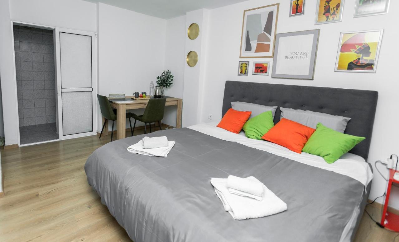 11 Steps' Lovely Studio In The Center Τίρανα Εξωτερικό φωτογραφία