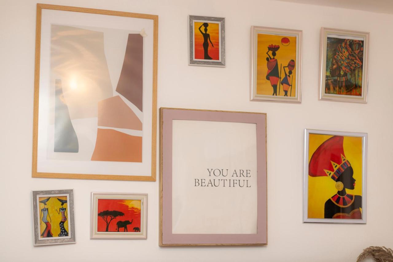 11 Steps' Lovely Studio In The Center Τίρανα Εξωτερικό φωτογραφία