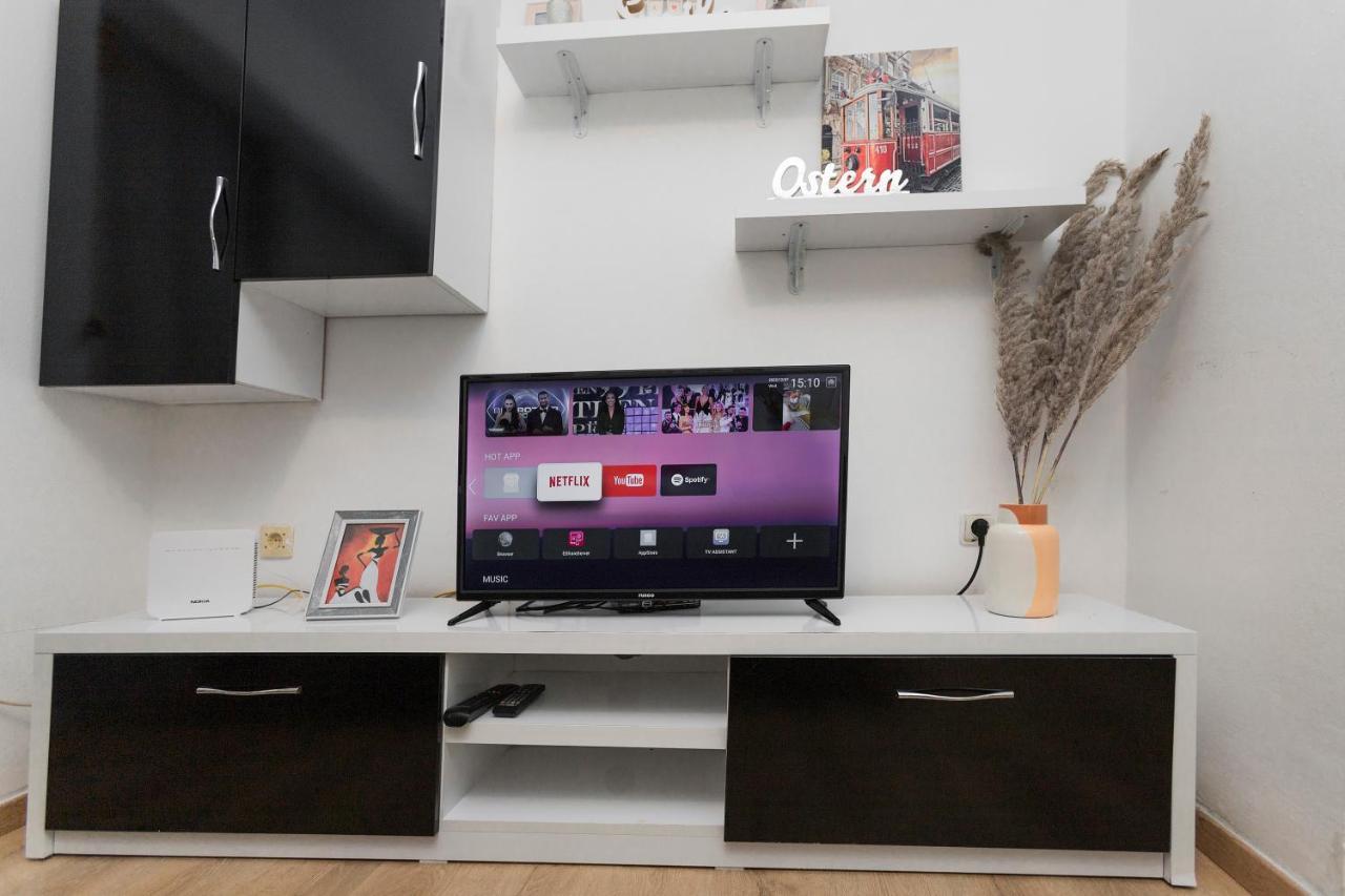 11 Steps' Lovely Studio In The Center Τίρανα Εξωτερικό φωτογραφία